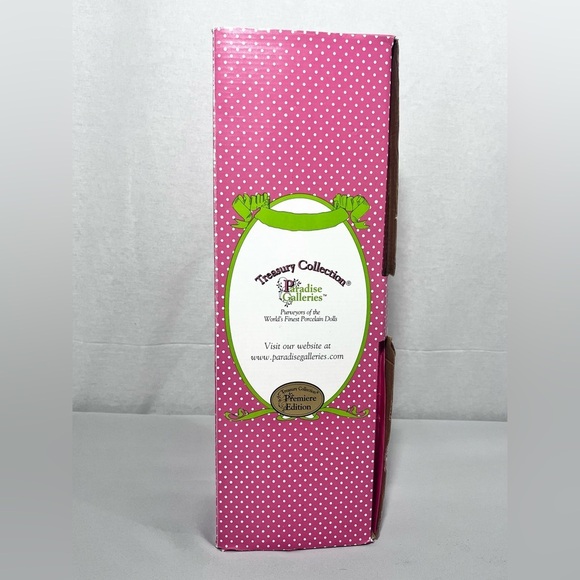 Paradise Galleries Spirit Of Peace Fine Porcelain Doll Indian Pocahontas Inspire - Picture 9 of 10